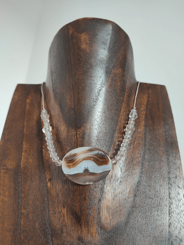 Z-Collier agate blanche et brune et perles de verre monté sur fil de lin réglable avec chaîne d'extension, pièce unique 