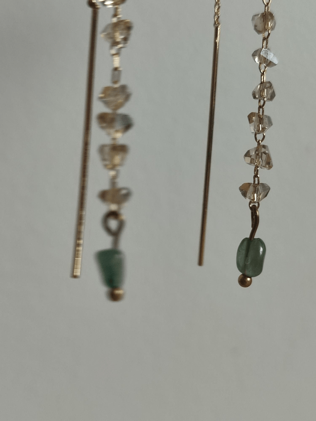 Z- Boucles d'oreilles longues perles en verre et sodalite ( pierres naturelles) pièce unique -sans nickel 