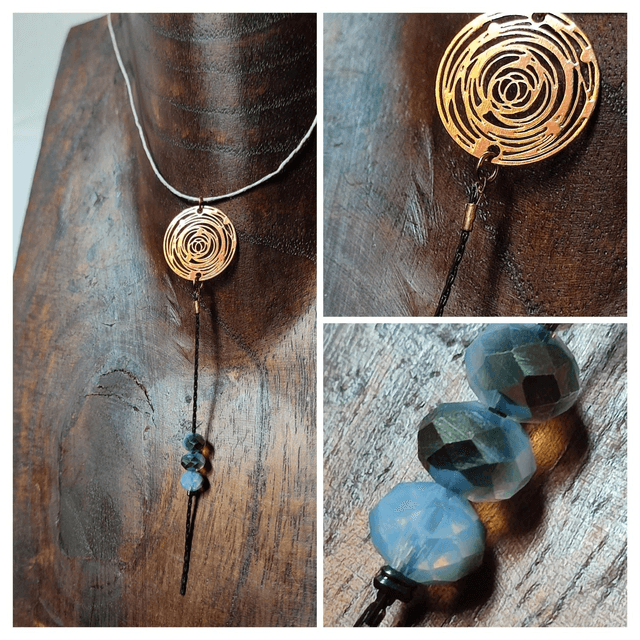 Collier cercle , chaîne noire et perles en verre monté sur fil de lin avec chaîne d'extension en acier inoxydable doré 