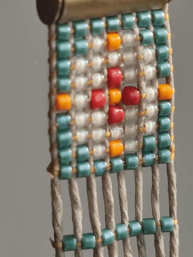 Boucles d'oreilles tissées à la main sur fil de lin avec perles miyuki -sans nickel -bleu, blanc, orange & sienne 