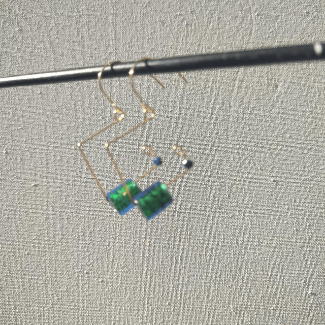 Boucles d'oreilles carrées, verre bleu/vert, acier inoxydable doré -sans nickel, pièce unique 