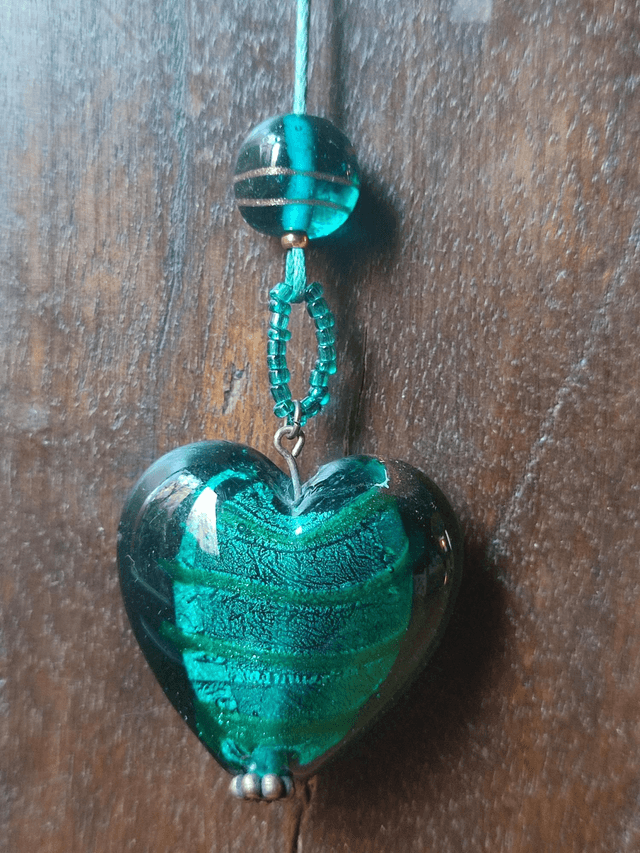 Z-Sautoir bleu paon coeur 💙,verre monté sur fil de coton 