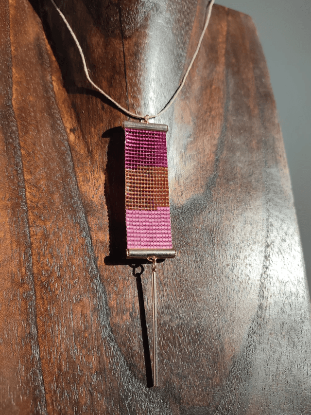 Collier tissé main dégradé de tons roses et or en perles de verre miyuki, monté sur fil de lin réglable avec chaîne d'extension dorée, pièce unique 