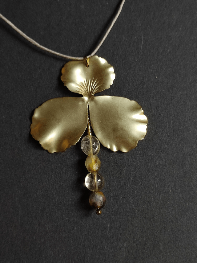 Z- Collier fleur dorée, citrine jaune doré pierres naturelles et verre aux reflets mordorés monté sur fil de lin avec chaîne d'extension 