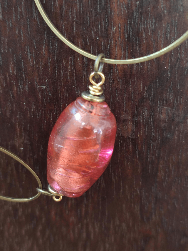 Sautoir verre, bois, céramique orange -rose, anneaux bronze réglable pièce unique 
