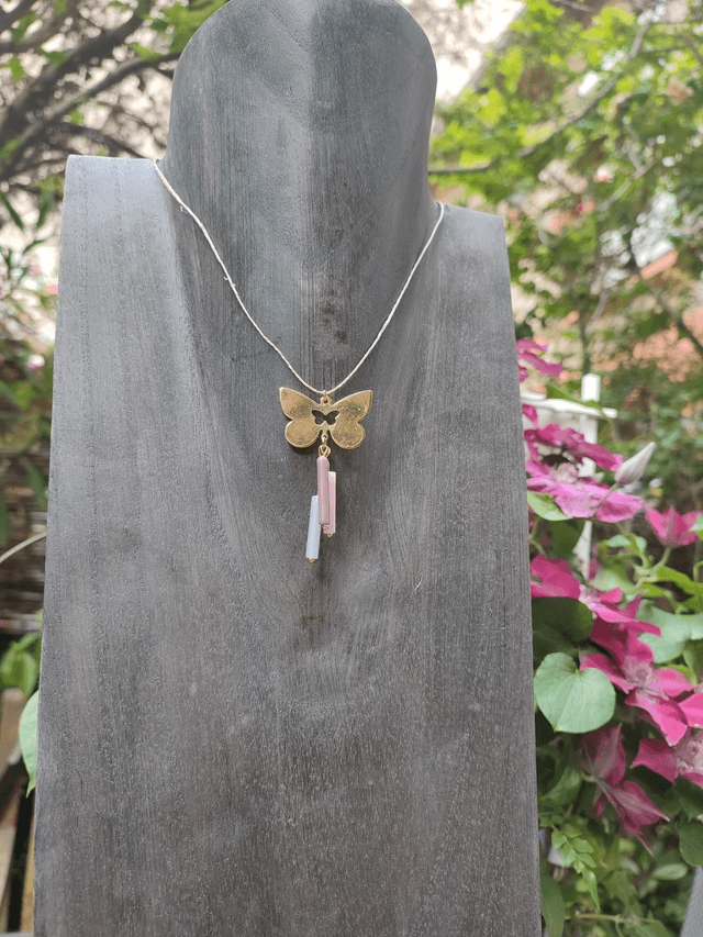 Z-Collier papillon doré et tube en verre dégradé de rose monté sur fil de lin avec chaîne d'extension 