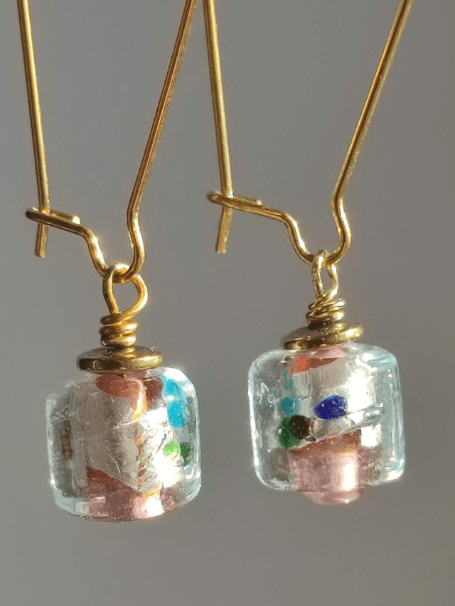 Z-Dormeuses en verre moucheté rose ( blanc, bleu, Vert, turquoise) en acier inoxydable doré - pièce unique- sans nickel 