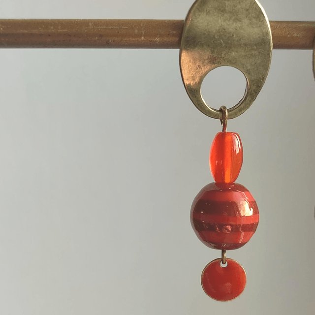 Boucles d'oreilles orange et perles en verre,tige et fermoirs en laiton bronze  -sans nickel pièce unique 
