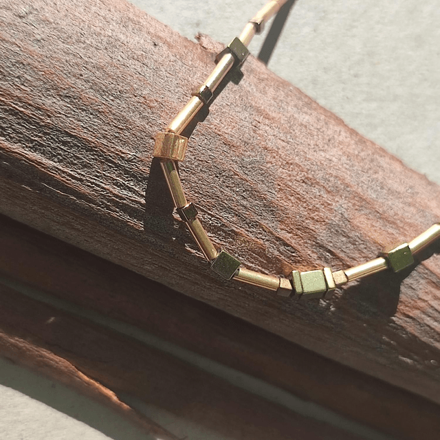 Bracelet carrés en hématite ( pierres naturelles) et verre, réglable et résistant 