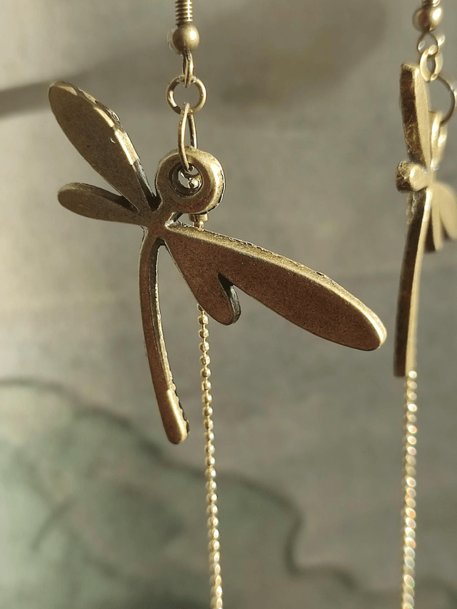 Z- Libellule en bronze et chaînes dorées sans nickel, pièce unique 
