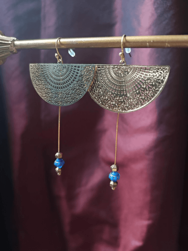 Z-Boucles d'oreilles éventail longues sur tige perles en verre bleu et hématite dorée en acier inoxydable doré 