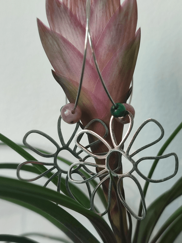 Z- Créoles fleurs et pierres naturelles en acier inoxydable -sans nickel, pièce unique 
