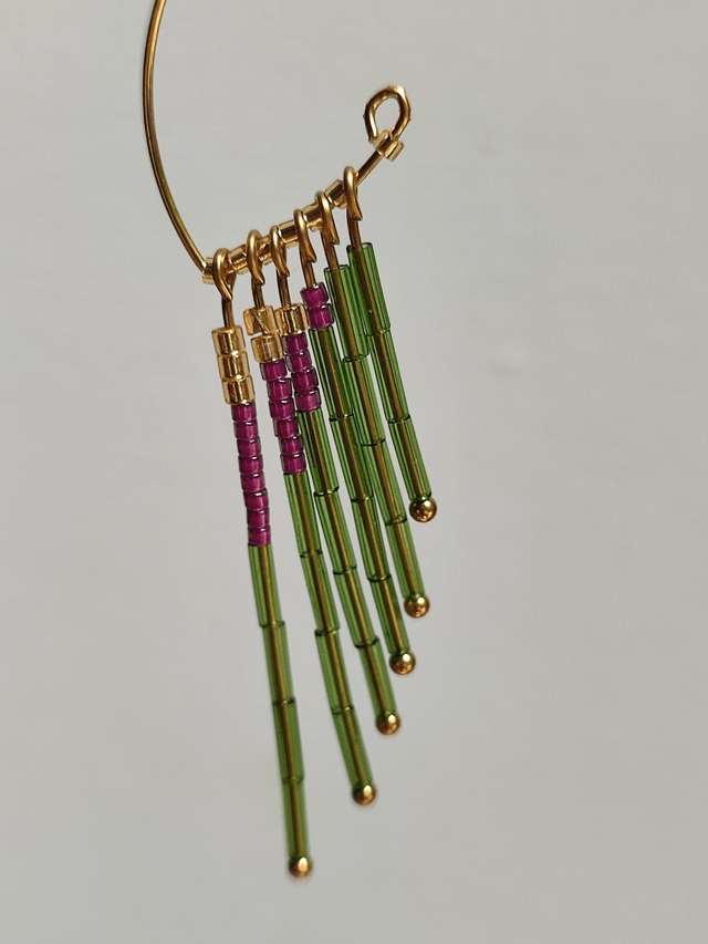 Boucles d'oreilles en perles de verre miyuki fushia,vert et or, acier inoxydable doré -sans nickel pièce unique 