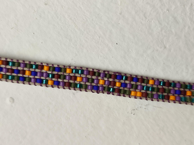 Collier tissé main en perles de verre miyuki tons de vert, bleu,or, violet, orange, réglable 