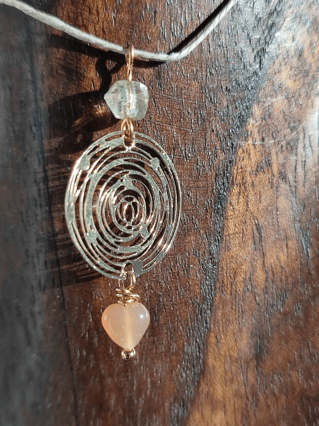 Collier cercle et cœur orange 🧡 monté sur fil de lin avec chaîne d'extension en acier inoxydable doré 
