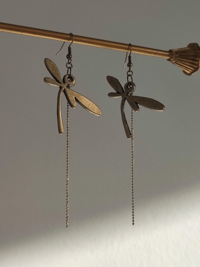 Z- Libellule en bronze et chaînes dorées sans nickel, pièce unique 