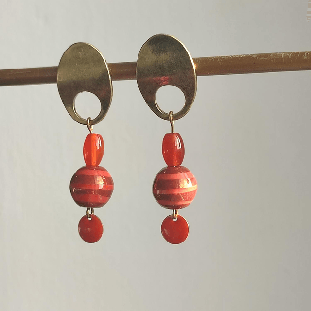 Boucles d'oreilles orange et perles en verre,tige et fermoirs en laiton bronze  -sans nickel pièce unique 