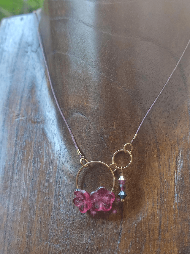 Collier fleurs & 3 perles en verre monté sur fil de lin réglable avec chaîne d'extension en acier inoxydable doré, pièce unique 