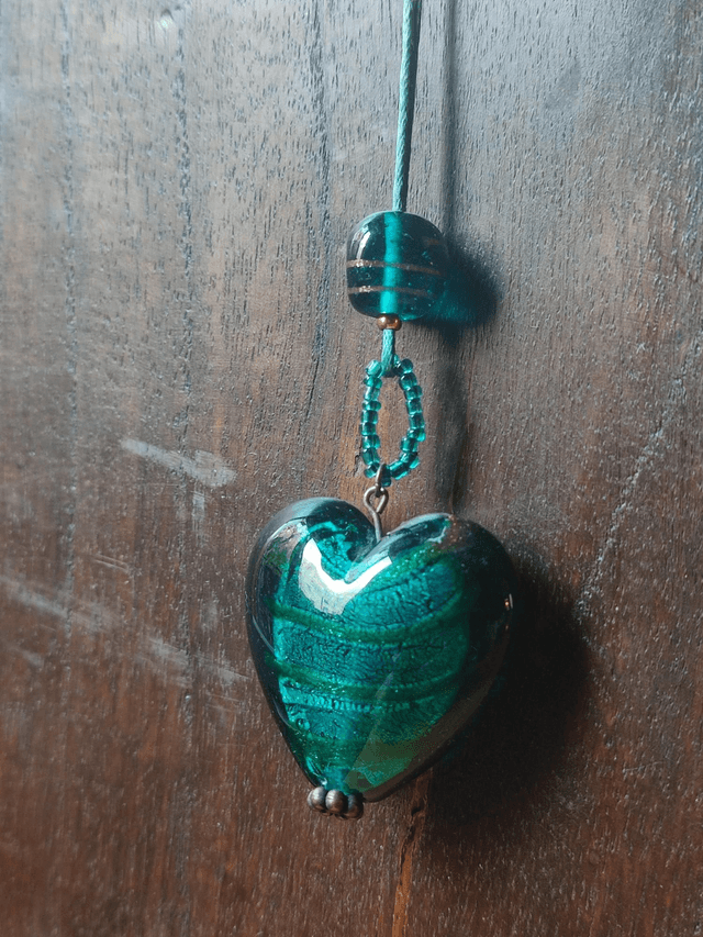 Z-Sautoir bleu paon coeur 💙,verre monté sur fil de coton 