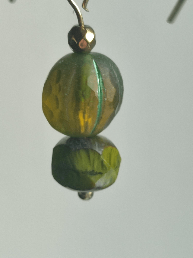 Z-Boucles d'oreilles verre vert et hématite doré -sans nickel-