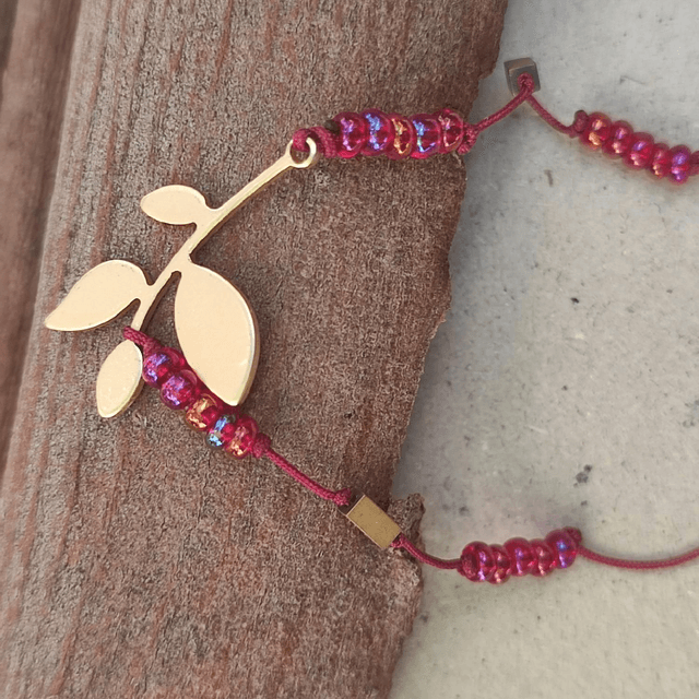 Bracelet feuille et verre rose fuchsia réglable 