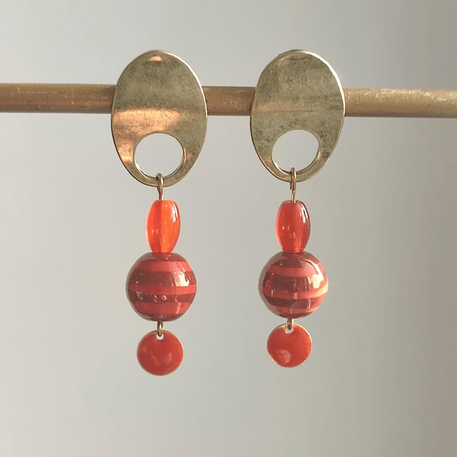 Boucles d'oreilles orange et perles en verre,tige et fermoirs en laiton bronze  -sans nickel pièce unique 