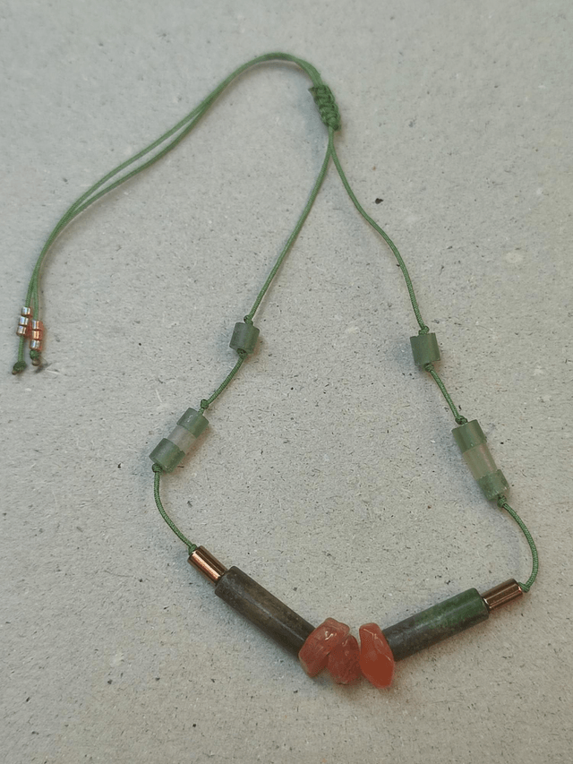 Bracelet cornaline et agate indienne ( pierres naturelles) réglable sur fil de jade résistant, pièce unique 
