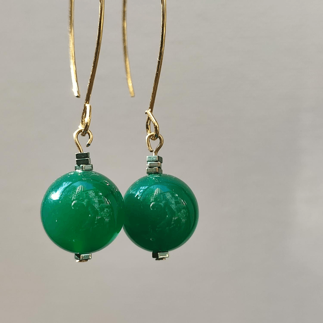 Boucles d'oreilles en agate verte (pierres naturelles) dormeuses en acier inoxydable doré -sans nickel, pièce unique 