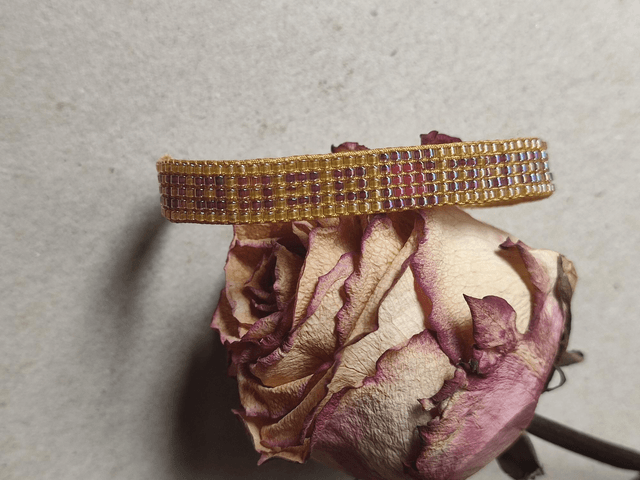 Z-Bracelet or et violine, tissé main en perles de verre miyuki sur fil de jade, réglable en pièce unique 