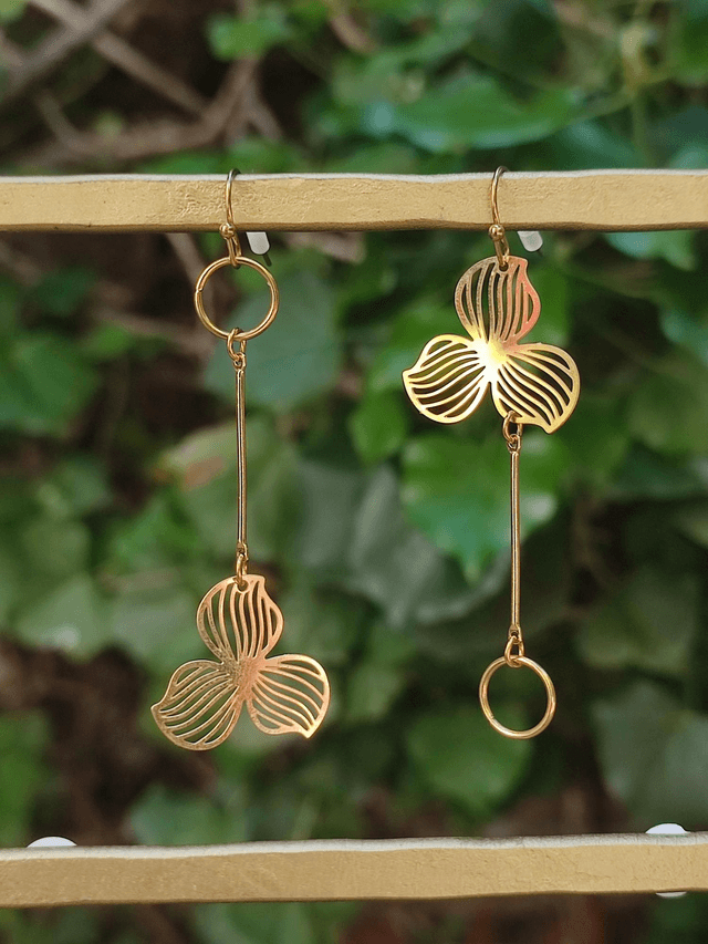 Z-Boucles d'oreilles fleurs et cercles asymétriques en acier inoxydable doré -sans nickel- pièce unique 