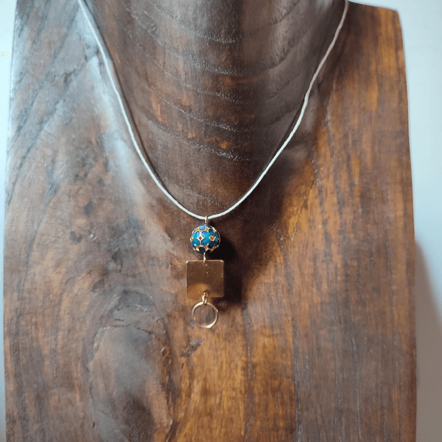 Collier perle cloisonné , carré et cercle monté sur fil de lin réglable avec chaîne d'extension 