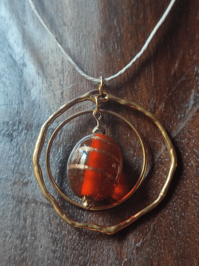 Z-Collier cercles et perle en verre striée d'or monté sur fil de lin avec chaîne d'extension dorée, pièce unique 
