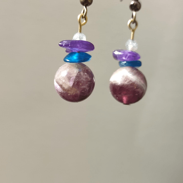 Boucles d'oreilles améthyste ,agate : pierres naturelles, fermoirs en laiton bronze, sans nickel, pièce unique 