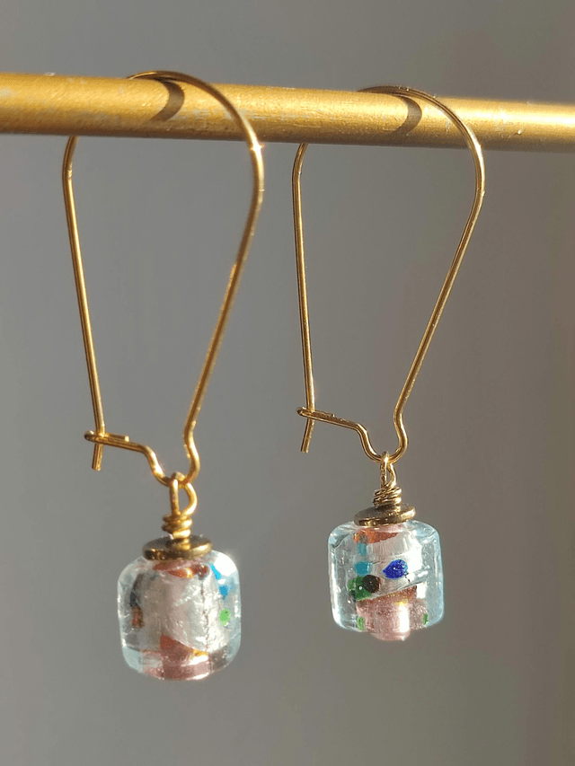 Z-Dormeuses en verre moucheté rose ( blanc, bleu, Vert, turquoise) en acier inoxydable doré - pièce unique- sans nickel 