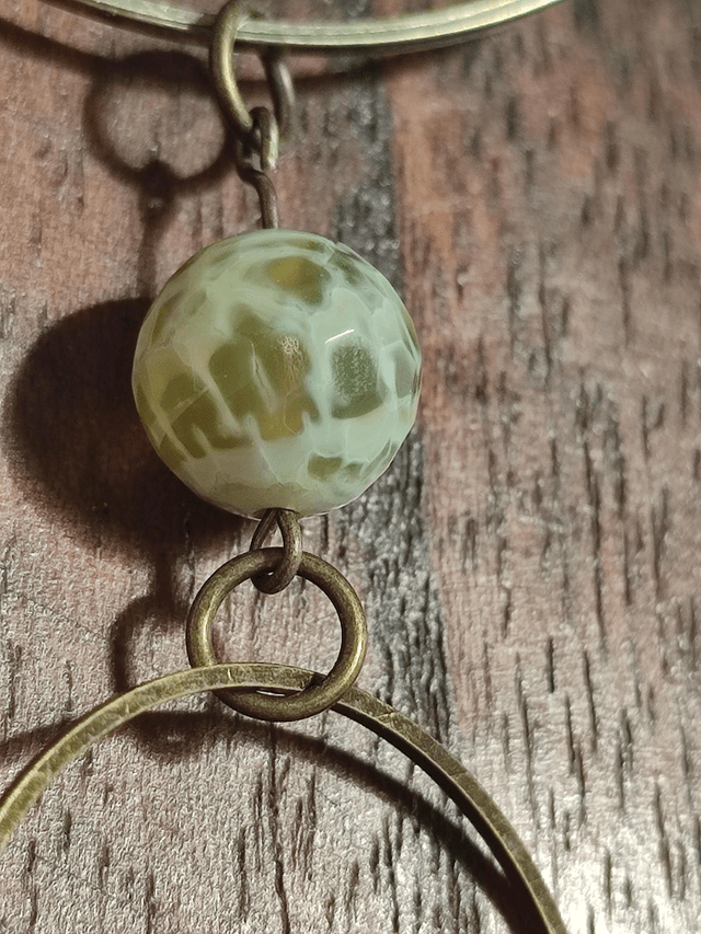Sautoir améthyste et Jade véritable ( pierres naturelles), anneaux bronze, réglable, pièce unique 