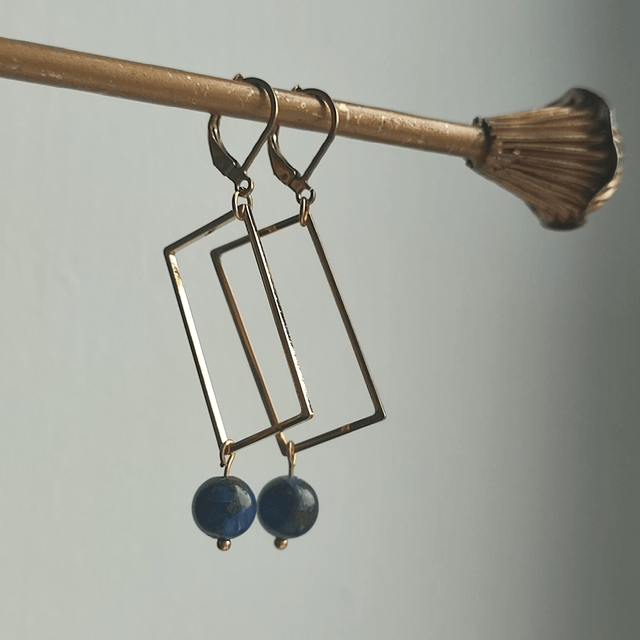 Boucles d'oreilles en lapis lazuli (pierres naturelles) et rectangles, dormeuses en acier inoxydable doré -sans nickel, pièce unique 