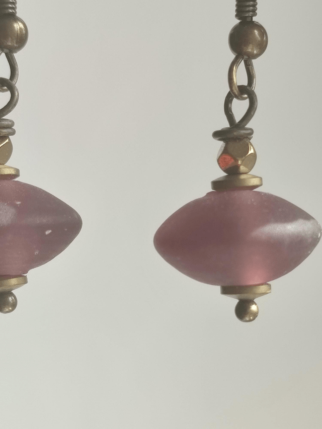 Z-Boucles d'oreilles en verre "ovni" rose foncé et hématite en laiton bronze -sans nickel 