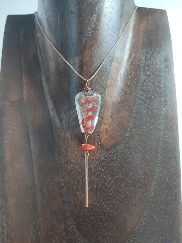 Collier en verre transparent et rouge, pierre naturelle, hématite et tige doré monté sur fil de lin avec chaîne d'extension 