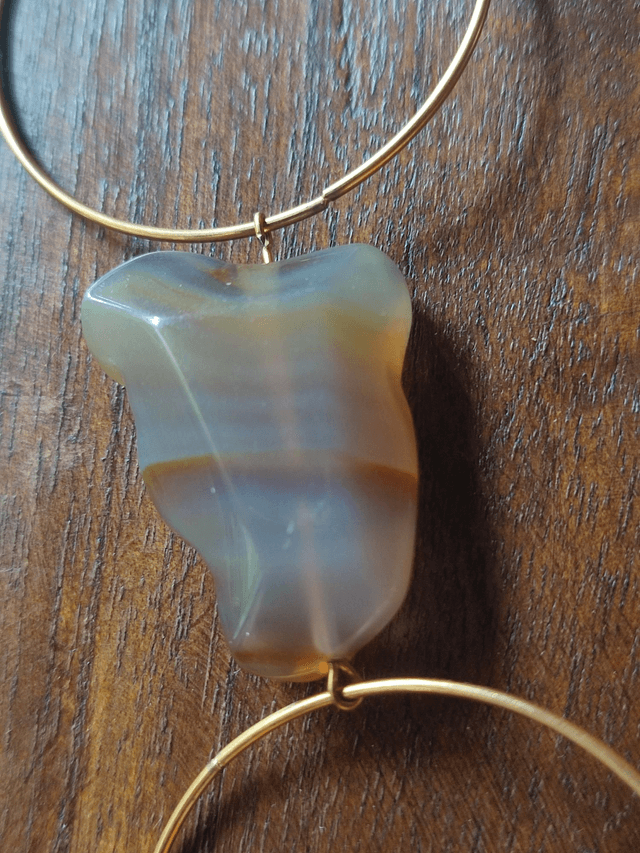 Z- Collier long fleur & pierres en agate brune ( pierres naturelles) monté sur fil de lin réglable 