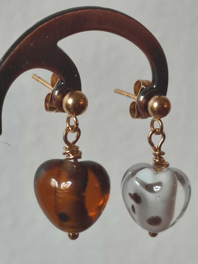 Z- Boucles d'oreilles coeur en verre marron et crème en acier inoxydable doré -sans nickel pièce unique 