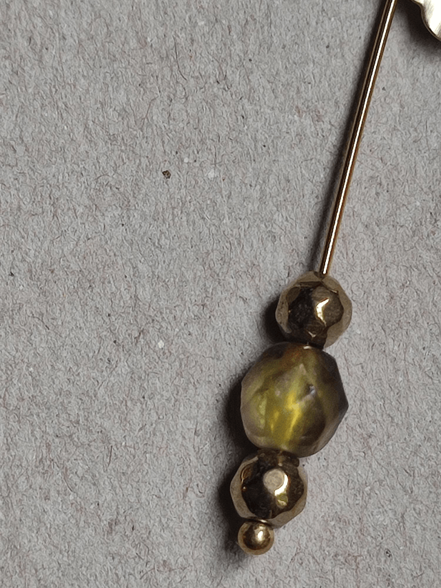 Z-Boucles d'oreilles fleurs dorées & perles en verre aux reflets bruns, fermoirs en acier inoxydable doré -sans nickel -pièce unique 