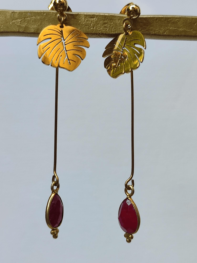 Boucles d'oreilles longues feuilles et agate rose (pierres naturelles)acier inoxydable doré -sans nickel, pièce unique 