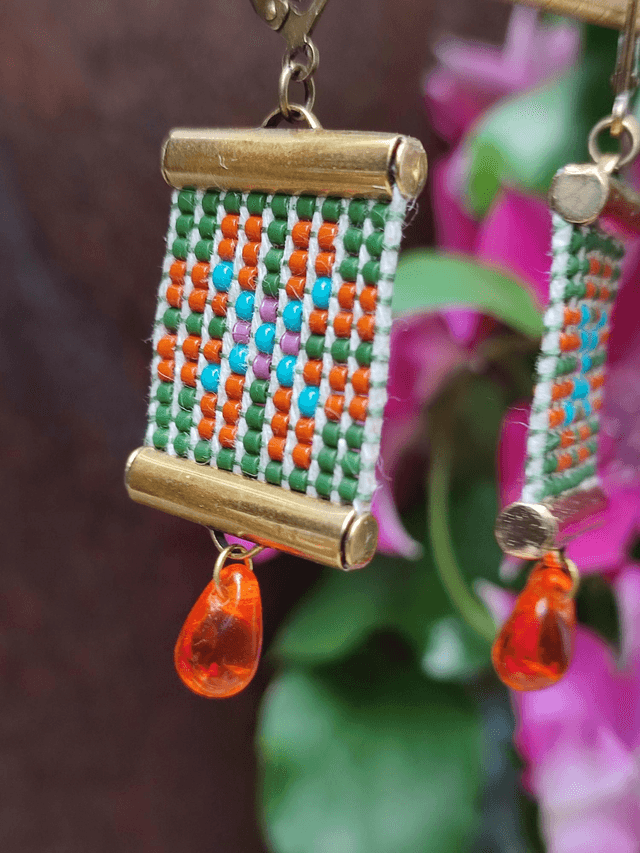 Z- Boucles d'oreilles " fleur "verre miyuki tissées main sur fil de lin avec goutte en verre orange - sans nickel - pièce unique 