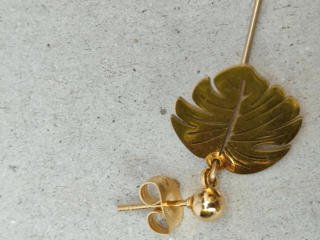 Boucles d'oreilles longues feuilles et agate rose (pierres naturelles)acier inoxydable doré -sans nickel, pièce unique 
