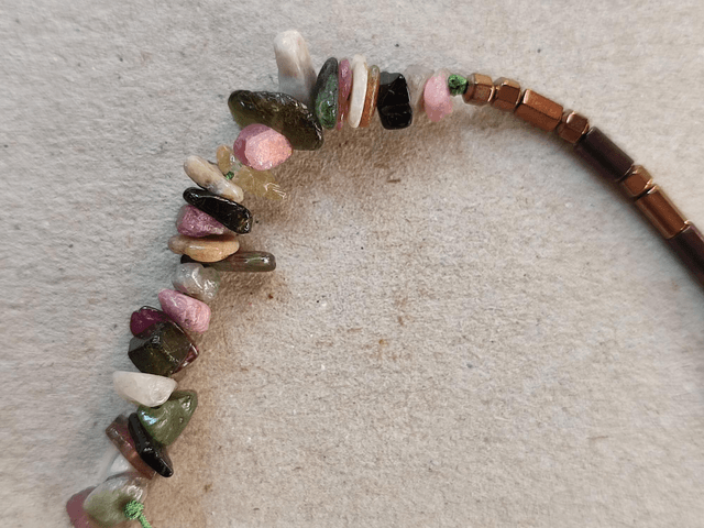 Z-Bracelet tourmaline ( pierres naturelles) et hématite doré réglable, sur fil de jade