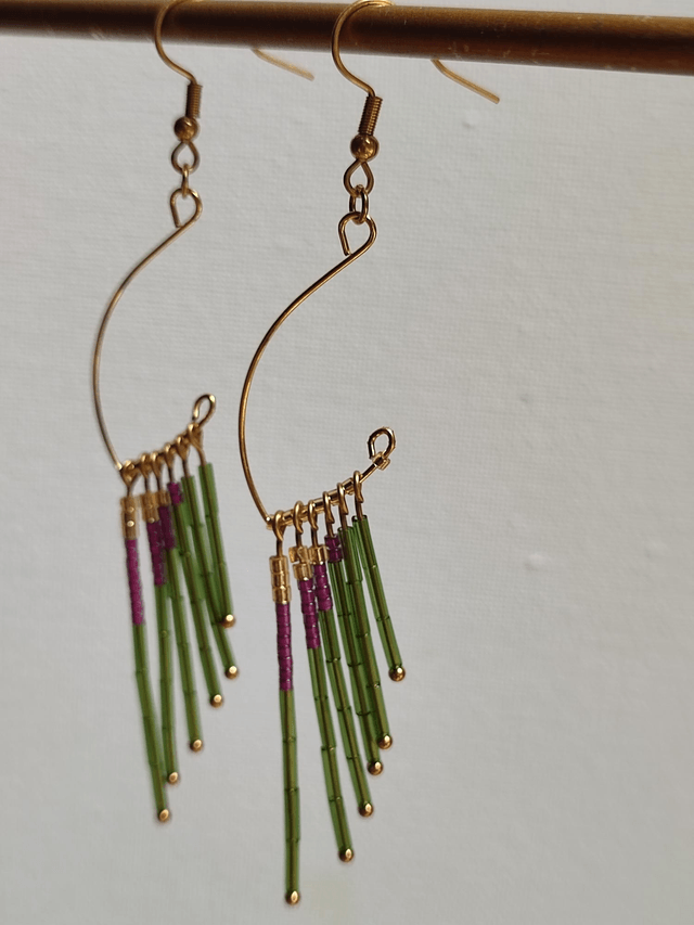 Boucles d'oreilles en perles de verre miyuki fushia,vert et or, acier inoxydable doré -sans nickel pièce unique 