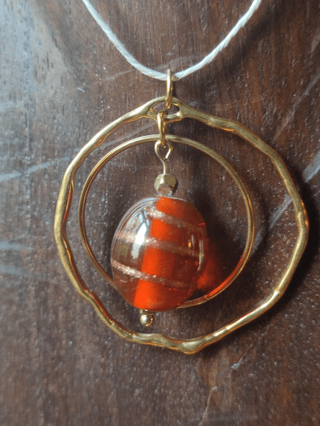Z-Collier cercles et perle en verre striée d'or monté sur fil de lin avec chaîne d'extension dorée, pièce unique 