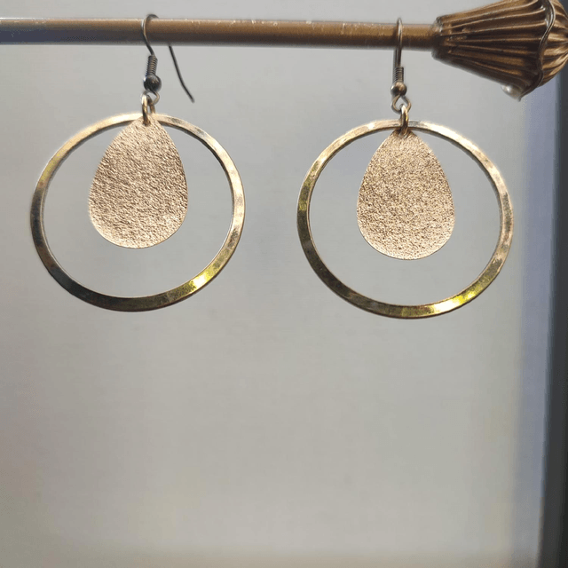 Cercles bronze et gouttes dorés sans nickel, pièce unique 