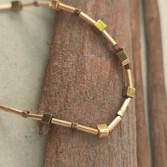 Bracelet carrés en hématite ( pierres naturelles) et verre, réglable et résistant 