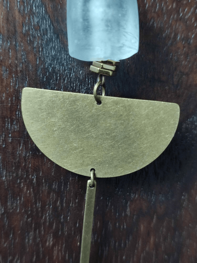 Collier carré en verre transparent et bronze monté sur fil de lin avec chaîne d'extension 